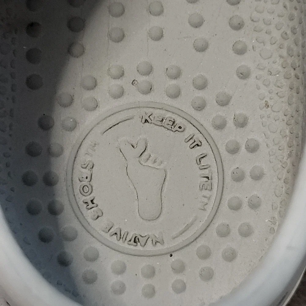 Native Jefferson Kids Gray White Slip On Water Shoes Sneakers Casual SIze J1
